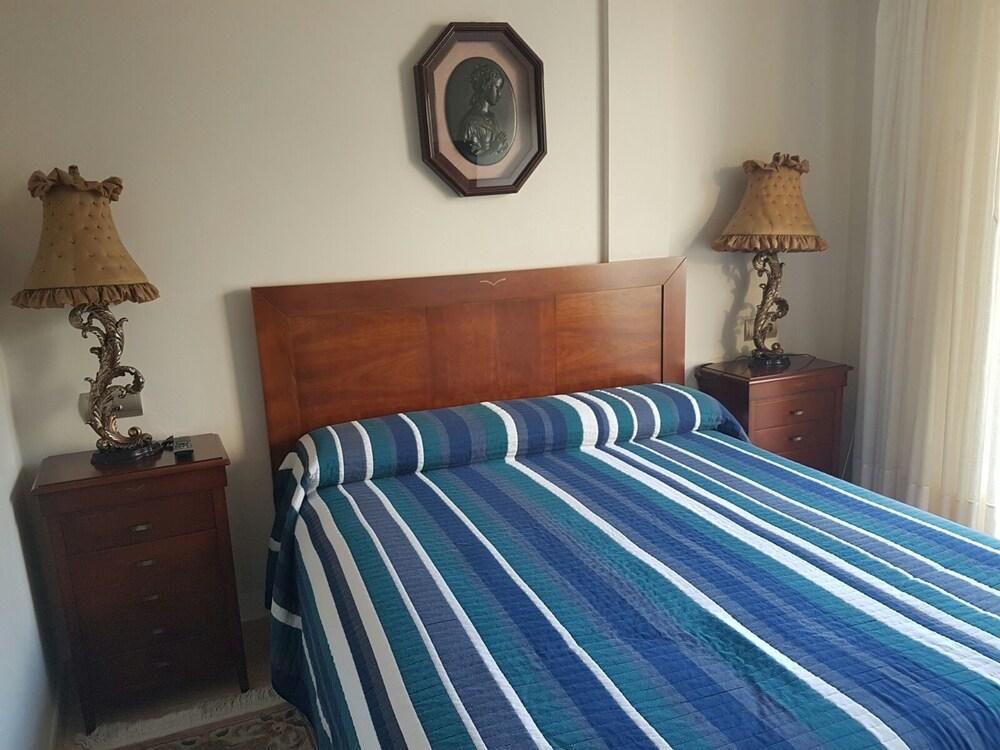 ホテル Ave Del Mar カマリーニャス エクステリア 写真